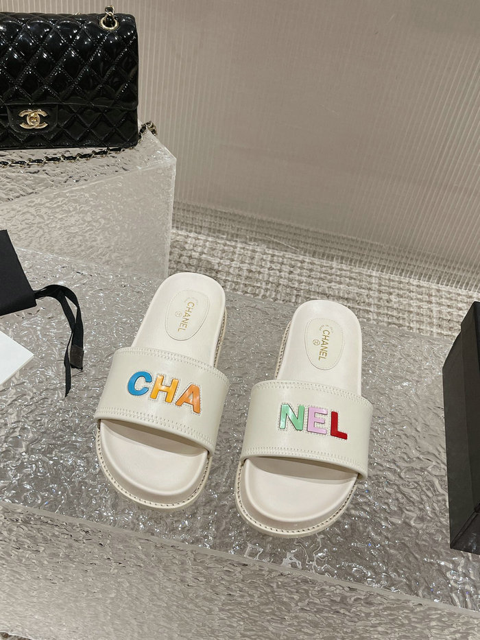 Chanel Slides SNC061105