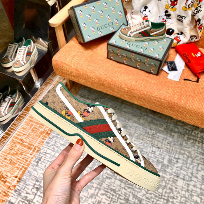 Gucci Sneakers SLG060405