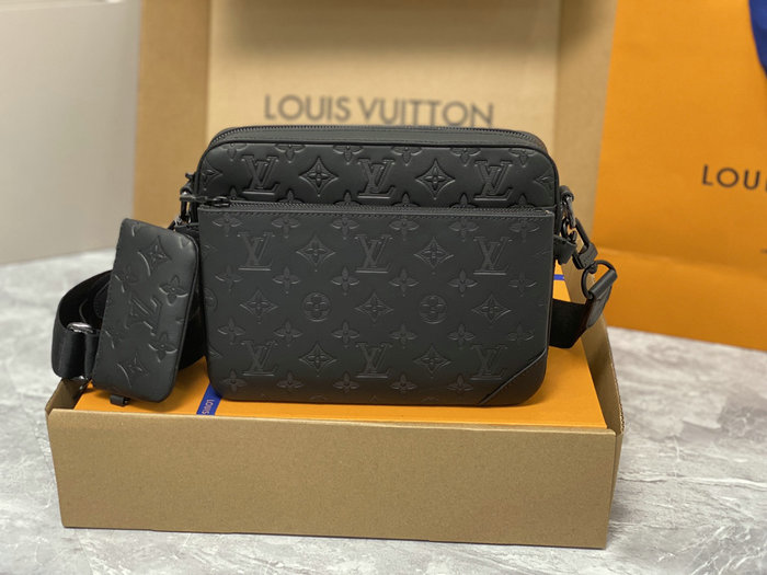 Louis Vuitton Trio Messenger Black M46604