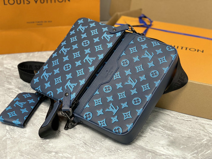 Louis Vuitton Trio Messenger Blue M46604