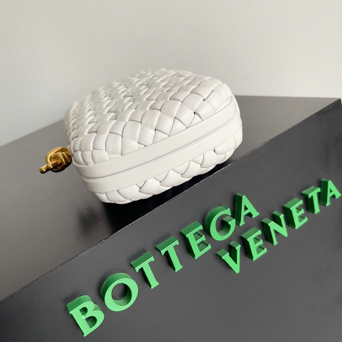 Bottega Veneta Classic Knot Clutch White B717622