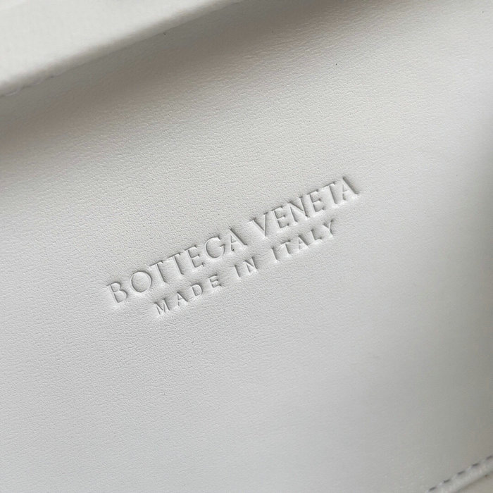 Bottega Veneta Classic Knot Clutch White B717622