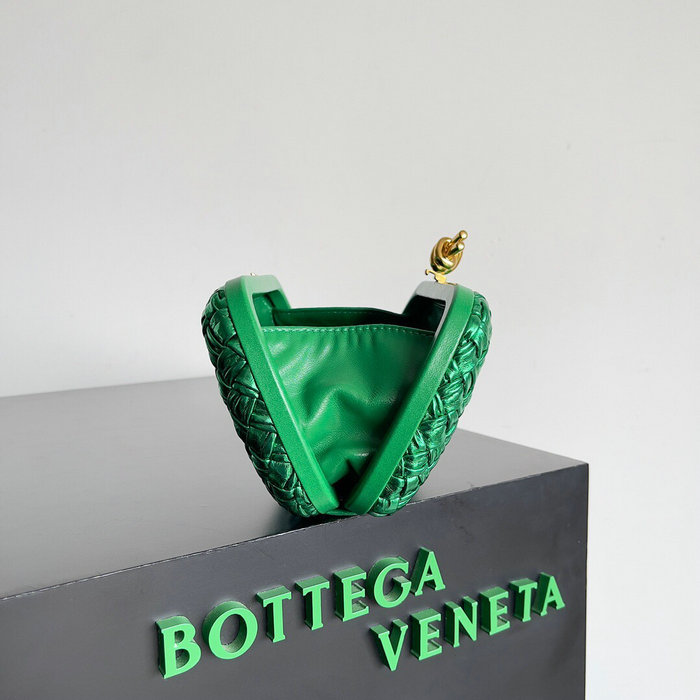 Bottega Veneta Knot Clutch Shiny Green B717622
