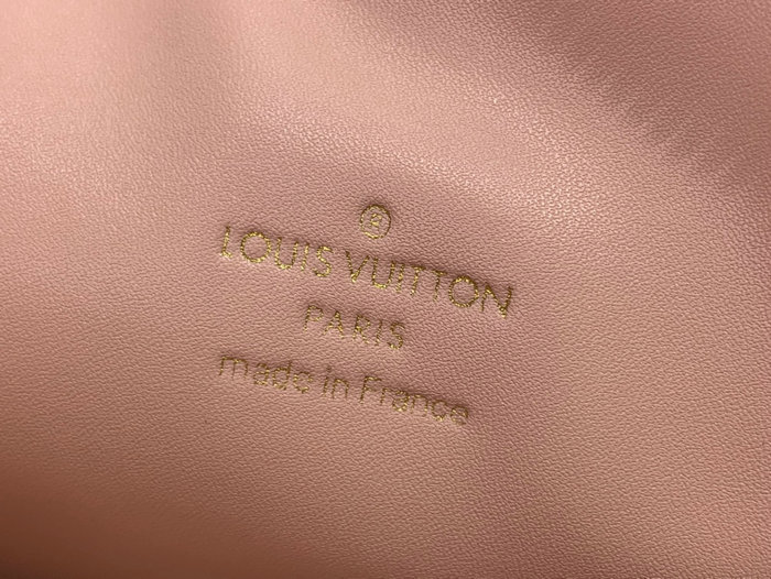 Louis Vuitton Coussin BB M22954