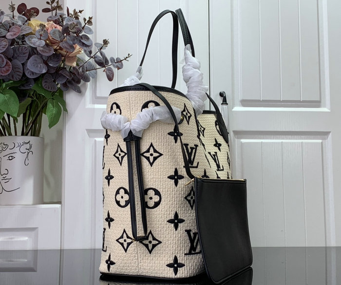 Louis Vuitton Neverfull MM M22838