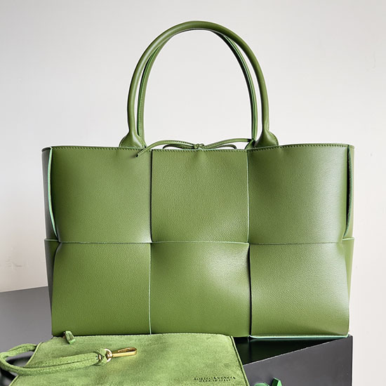 Bottega Veneta Medium Arco Tote Bag Green B609175