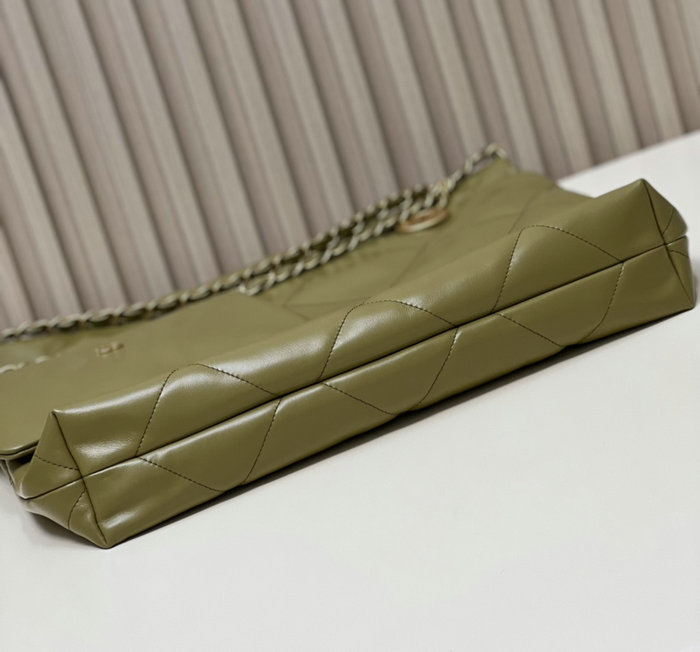 Chanel Shiny Calfskin Handbag Green AS3261