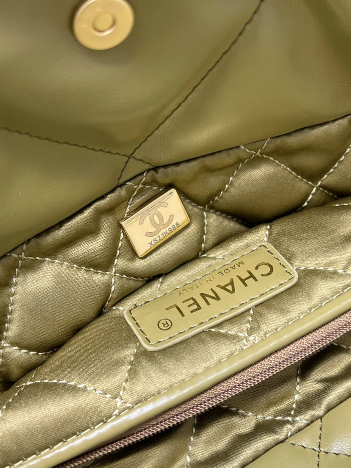Chanel Shiny Calfskin Handbag Green AS3261