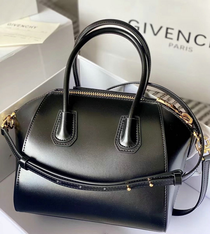 Givenchy Antigona small leather bag Black G9981