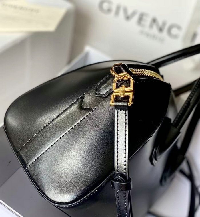 Givenchy Antigona small leather bag Black G9981