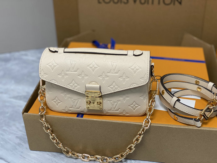 Louis Vuitton Pochette Metis East West Cream M22942