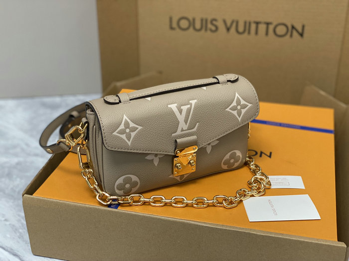 Louis Vuitton Pochette Metis East West M23081