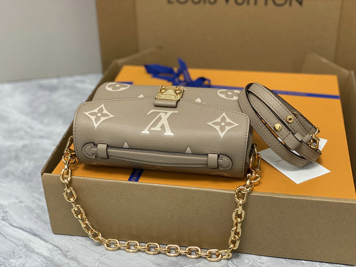 Louis Vuitton Pochette Metis East West M23081