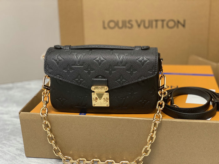 Louis Vuitton Pochette Métis East West Black M46596