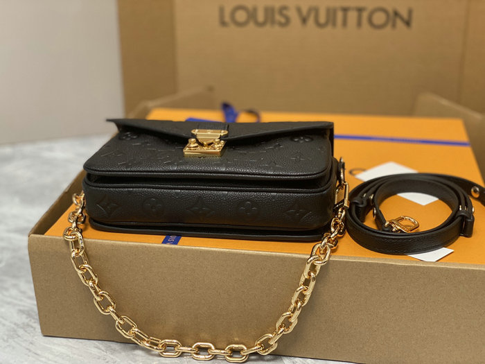 Louis Vuitton Pochette Métis East West Black M46596