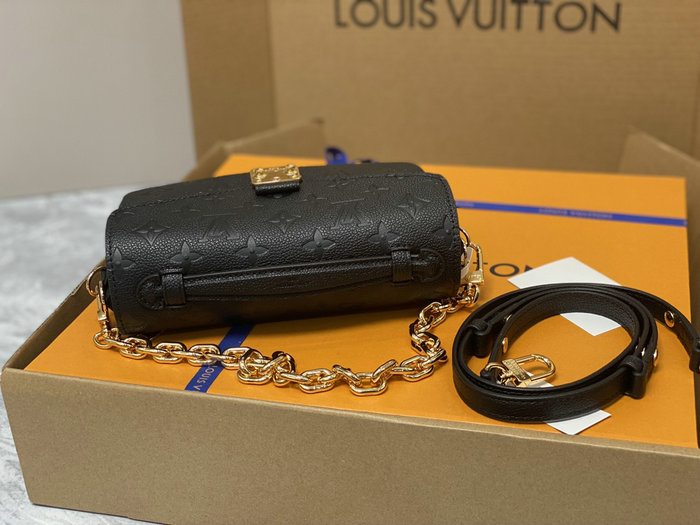 Louis Vuitton Pochette Métis East West Black M46596