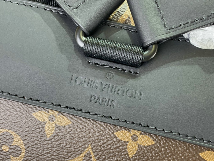Louis Vuitton Christopher MM M43735