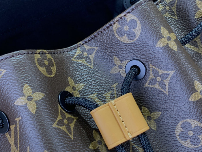 Louis Vuitton Christopher MM M43735