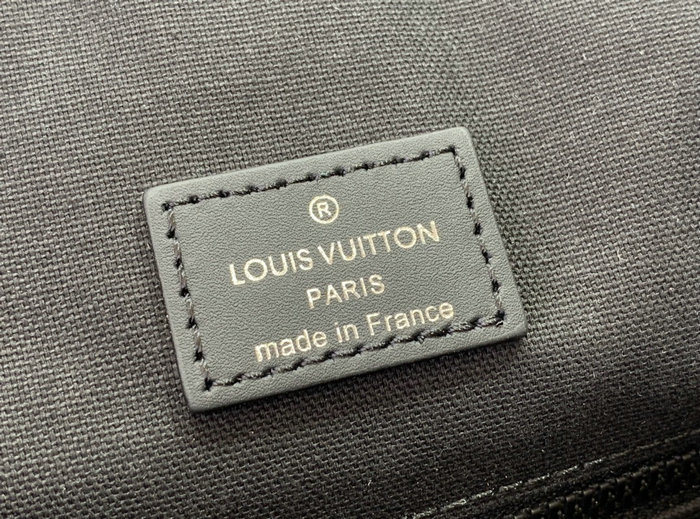 Louis Vuitton Christopher MM M43735