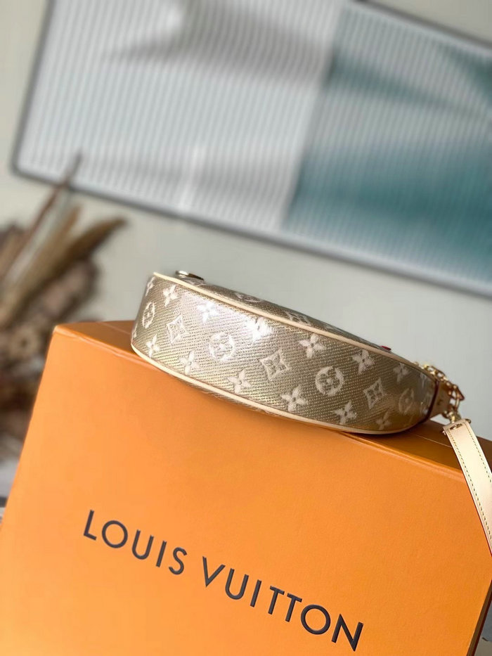 Louis Vuitton Loop PM M22928