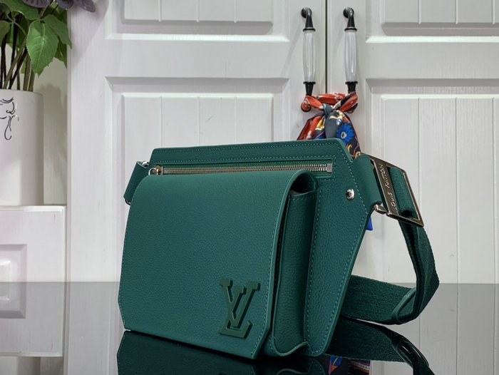 Louis Vuitton Slingbag Green M57081