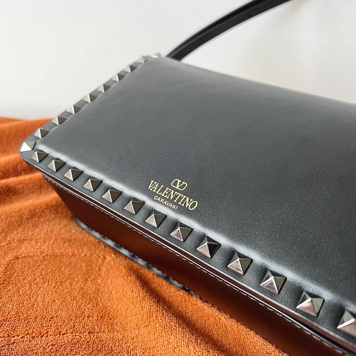 Valentino Garavani Rockstud23 Shoulder Bag with Black hardware V0311
