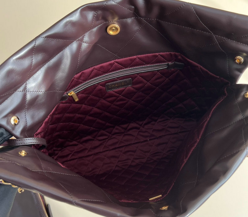 Chanel 22 Shiny Calfskin Handbag Burgundy AS3261