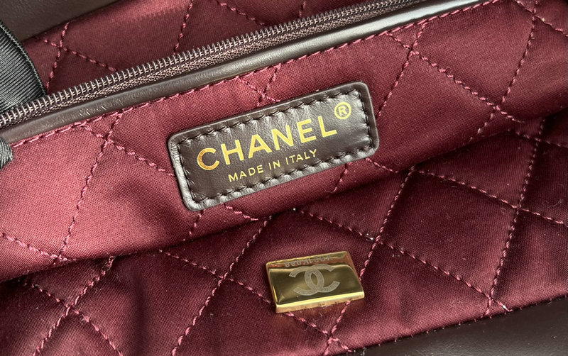 Chanel 22 Shiny Calfskin Handbag Burgundy AS3261