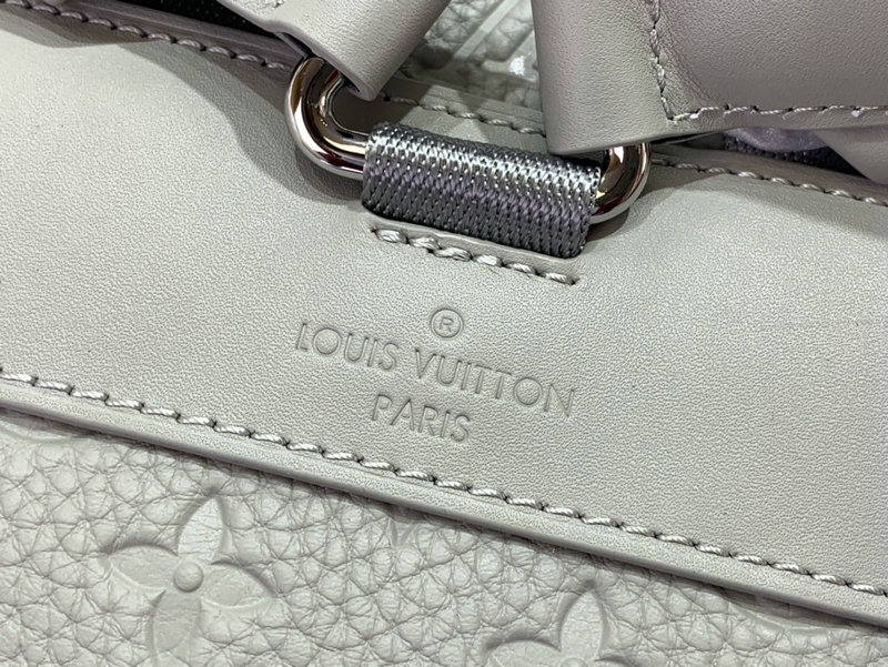 Louis Vuitton Christopher PM M23146