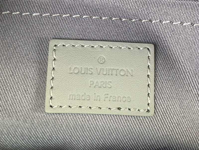 Louis Vuitton S-Lock Messenger M23152