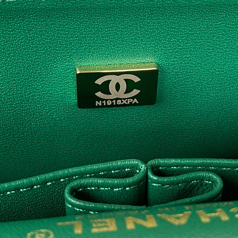Medium Classic Flap Handbag Green with Gold A01112
