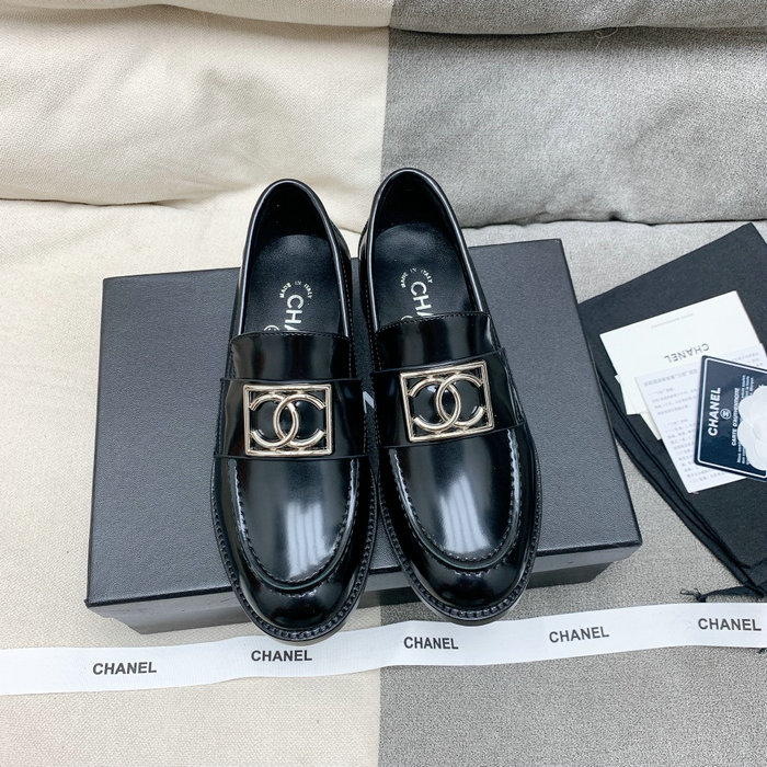 Chanel Leather Loafers SNC080602