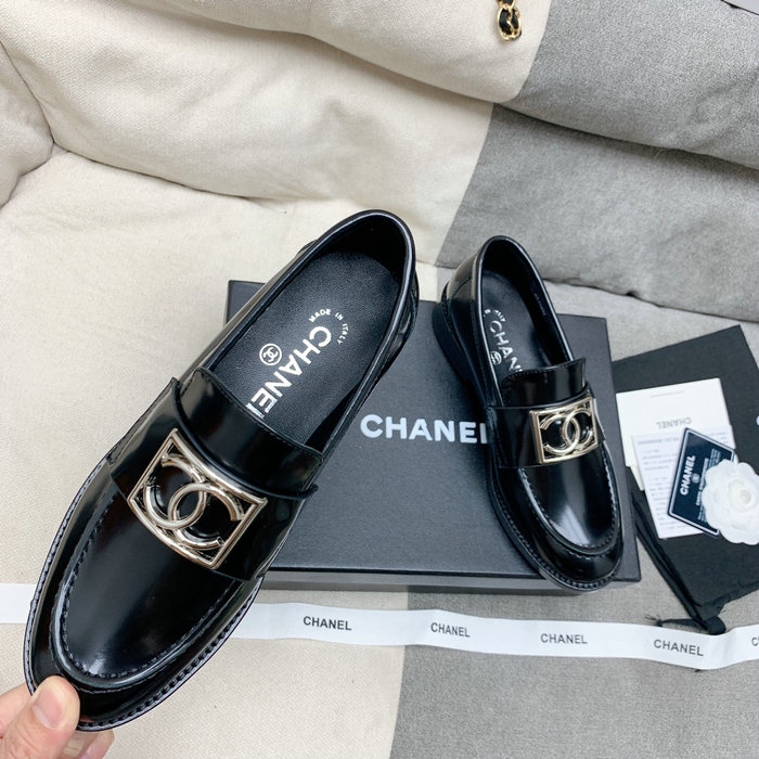 Chanel Leather Loafers SNC080602