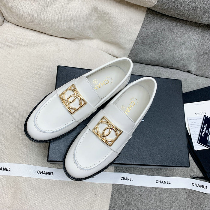 Chanel Leather Loafers SNC080603