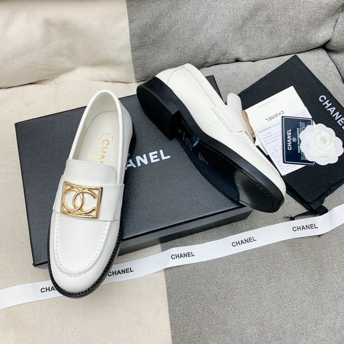 Chanel Leather Loafers SNC080603