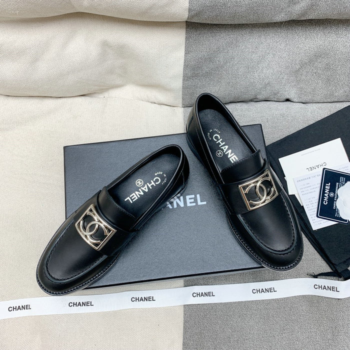 Chanel Leather Loafers SNC080604
