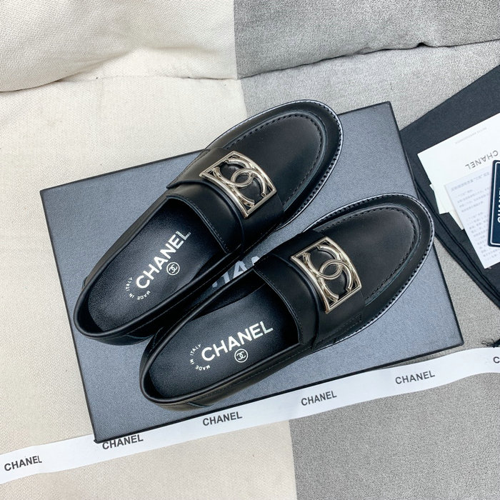 Chanel Leather Loafers SNC080604