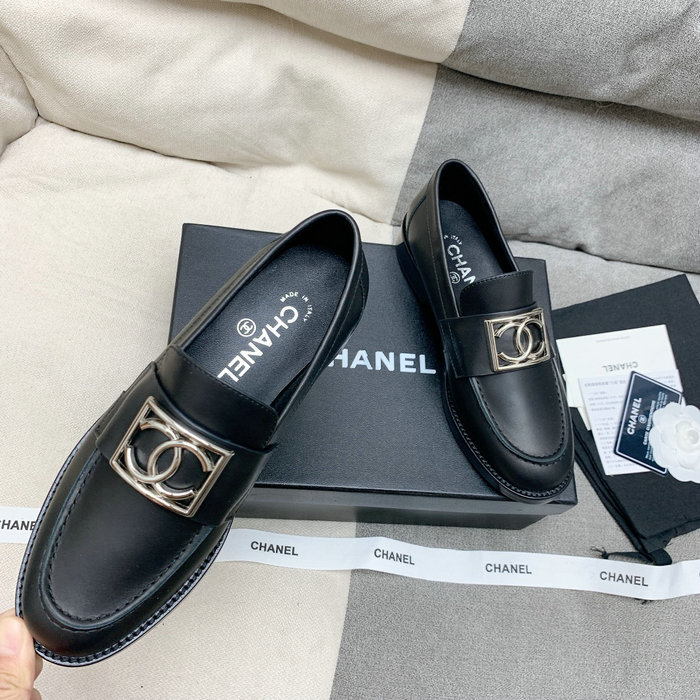 Chanel Leather Loafers SNC080604