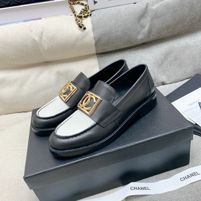 Chanel Leather Loafers SNC080605