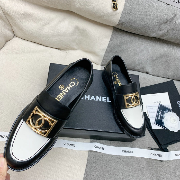 Chanel Leather Loafers SNC080605