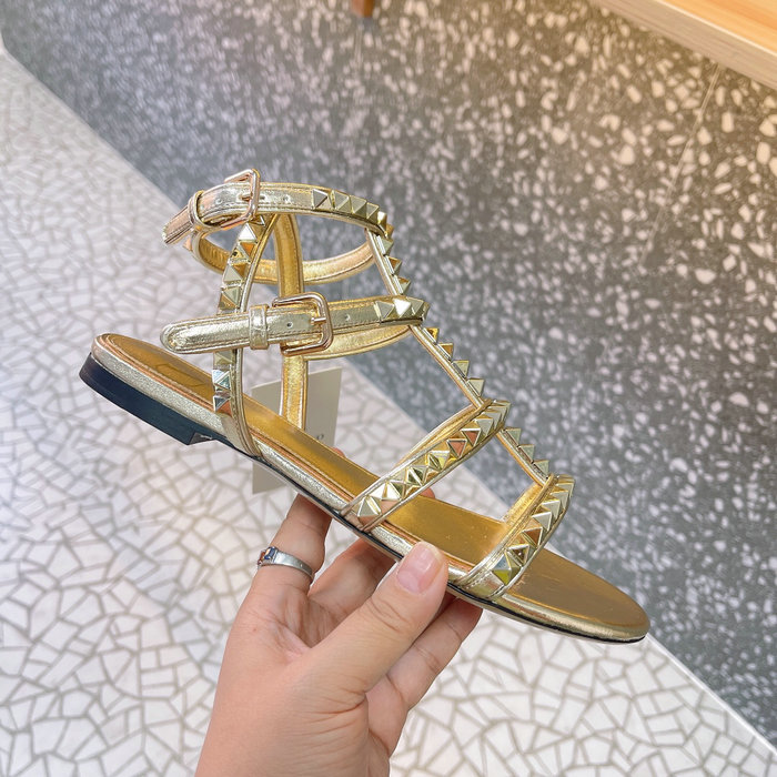 Valentino Garavani Rockstud Sandals Gold SNV073004