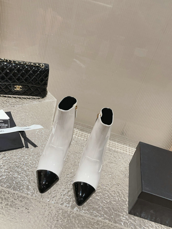 Chanel Patent Leather Boots SNC080901