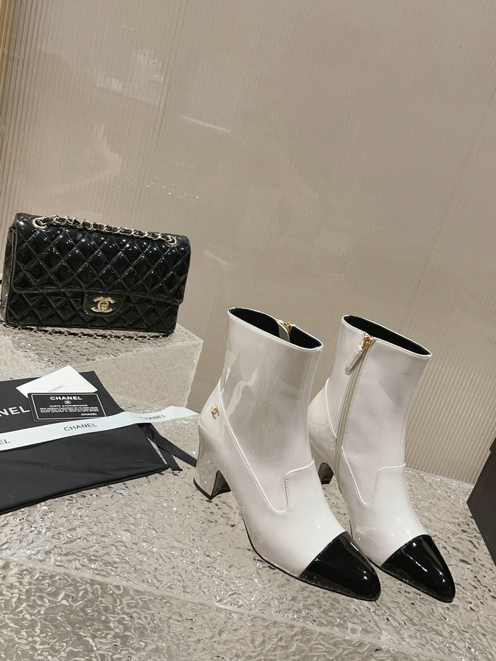 Chanel Patent Leather Boots SNC080901