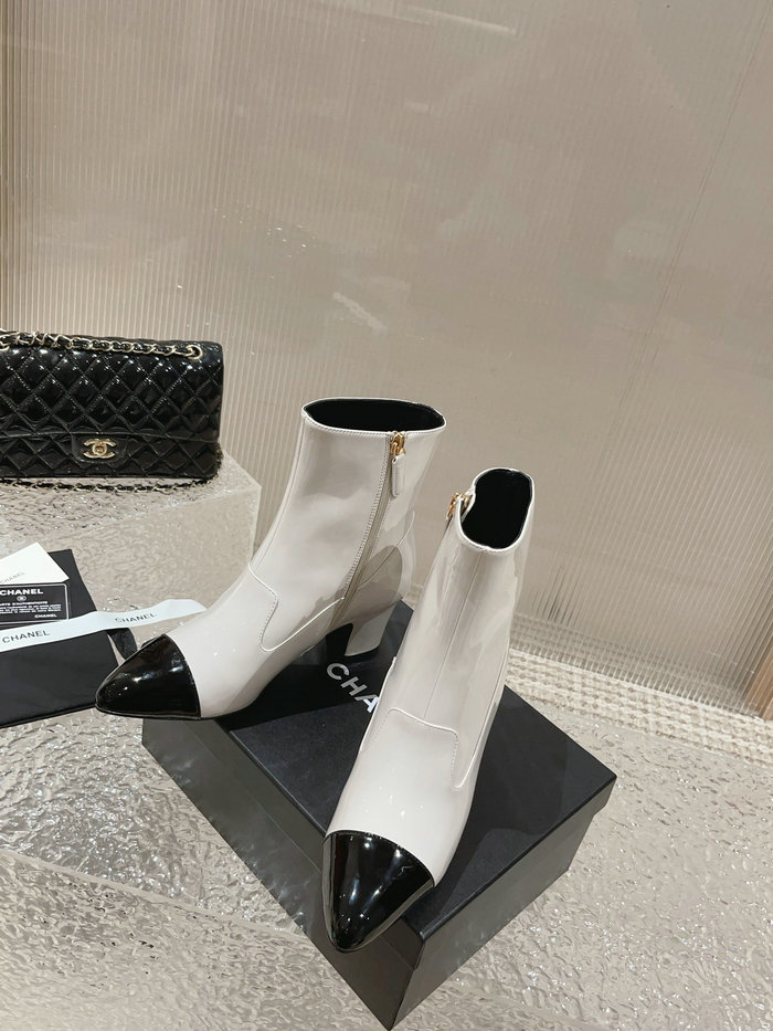 Chanel Patent Leather Boots SNC080901