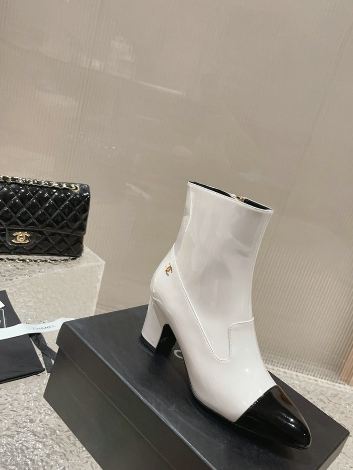 Chanel Patent Leather Boots SNC080901