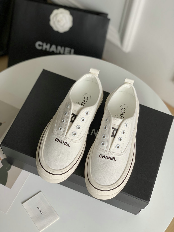 Chanel Sneakers SDC080901