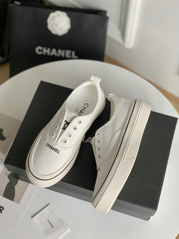 Chanel Sneakers SDC080901