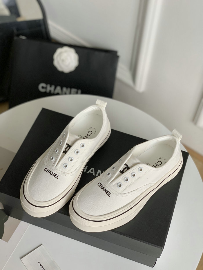 Chanel Sneakers SDC080901