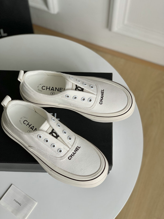 Chanel Sneakers SDC080901