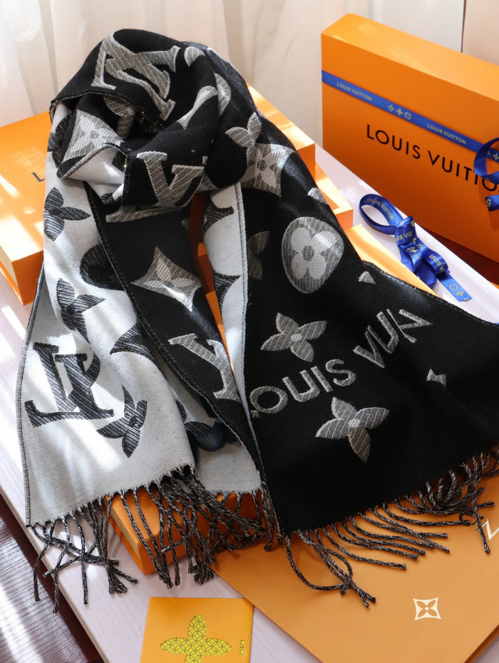 LV Essential Shine Scarf Black M78159